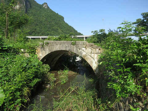 石拱橋