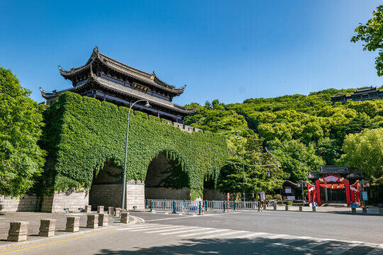 虞山城門