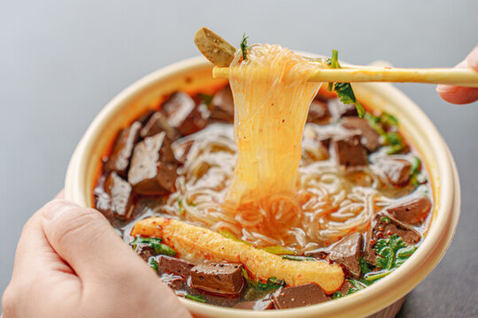 南京金陵鴨血粉絲湯