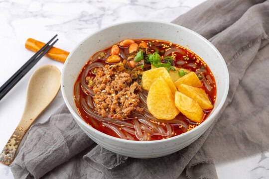 土豆酸辣粉