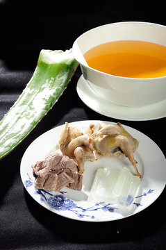 蘆薈燉鷓鴣