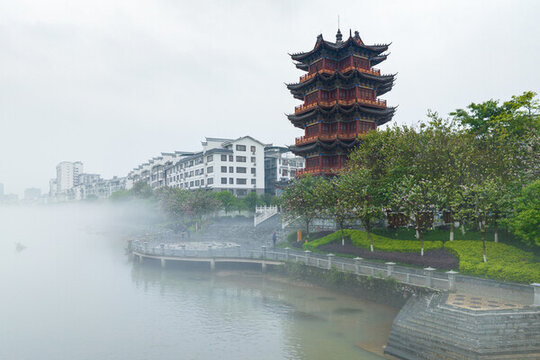 廣西蒙山縣湄江河早晨平流霧美景