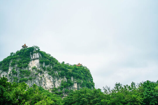 喀斯特地貌山