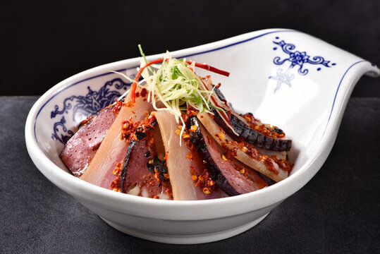 豬血丸子蒸臘肉