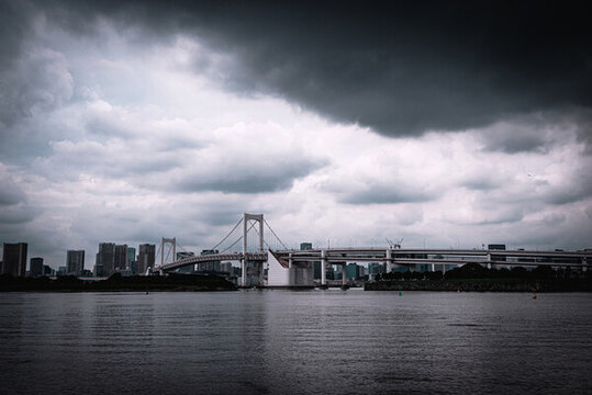 暴雨前的東京臺場