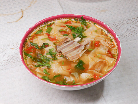 揪片子湯飯