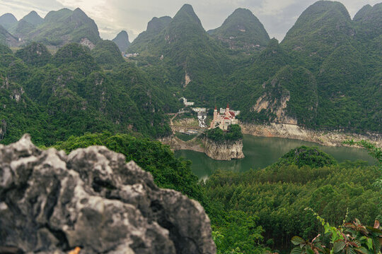 興義萬峰湖吉隆堡