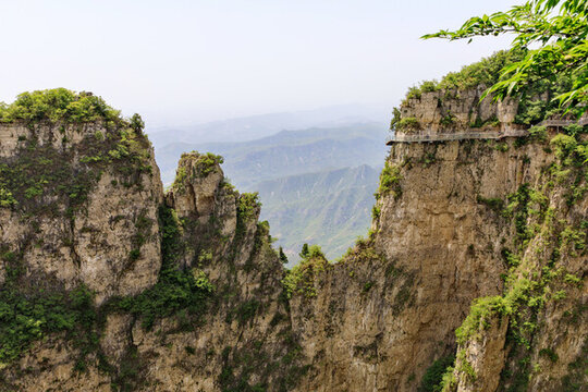 云臺(tái)山鳳凰嶺玻璃棧道