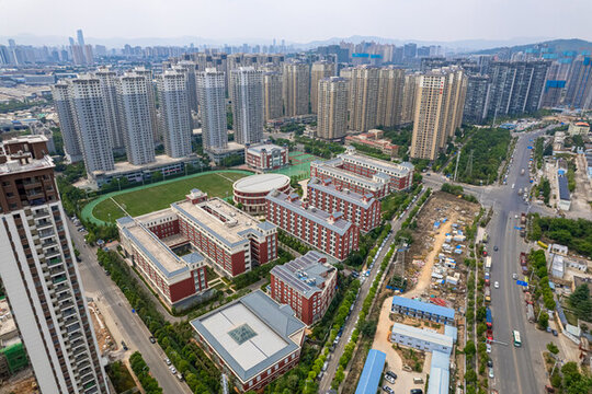 云南大學(xué)附屬中學(xué)星耀喻昭學(xué)校