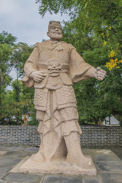 老龍頭景區(qū)點將臺胡大海雕像