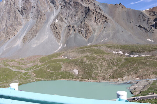 光禿禿山