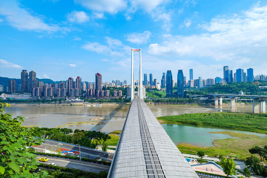 重慶南紀門軌道大橋與南岸區(qū)