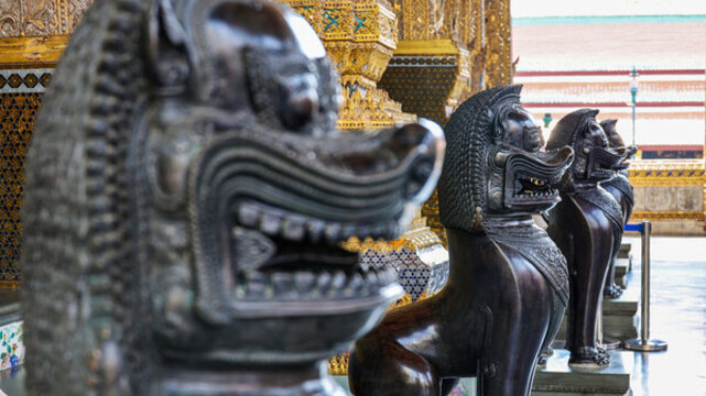 泰國(guó)玉佛寺銅獅子雕塑