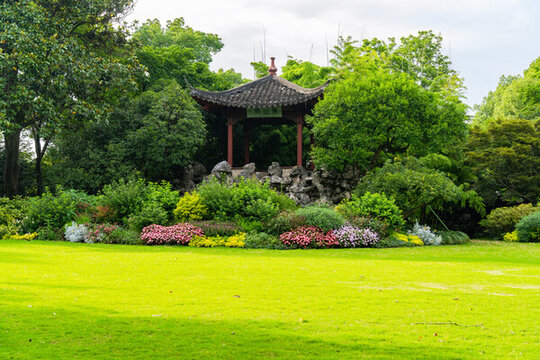 戶外綠色草地風(fēng)景