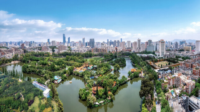 航拍昆明城市中心全景
