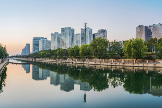 北京現(xiàn)代建筑和通惠河風(fēng)光