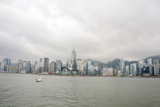 晨霧中的香港