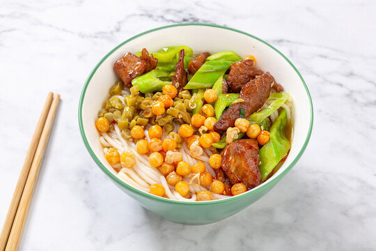辣椒炒肉鹵粉