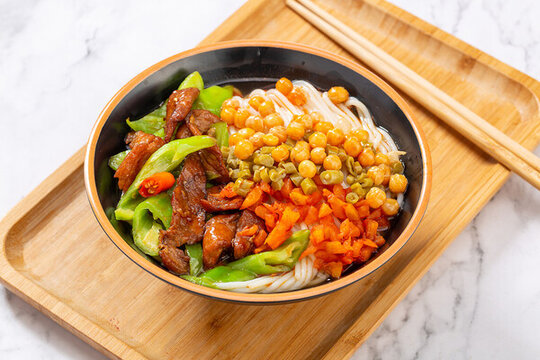 辣椒炒肉鹵粉
