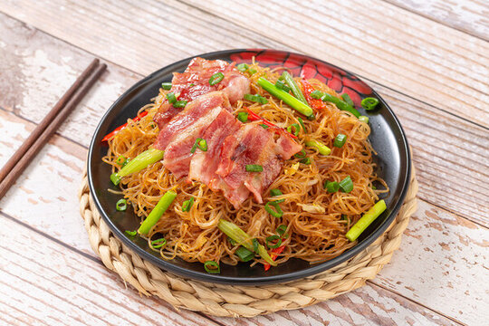 培根炒米粉