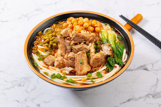 拆骨肉米線