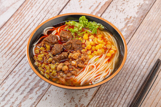 豌雜牛肉米線