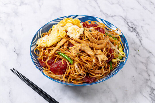 香腸肉絲蛋炒面