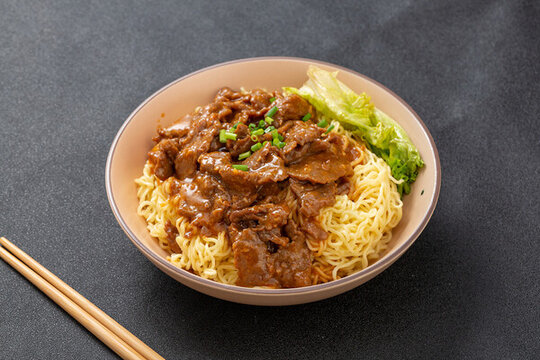 沙爹牛肉撈丁泡面