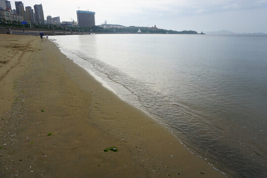 煙臺(tái)海岸線沙灘