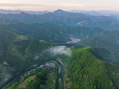 安徽歙縣石潭風景區(qū)朝霞晨