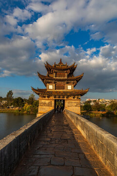 云南建水雙龍橋