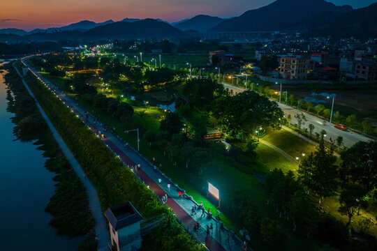 中國廣西梧州蒙山縣濕地公園夜景