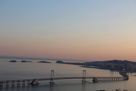 黃昏中的星海灣跨海大橋