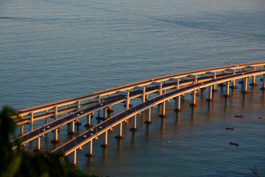 黃昏中的星海灣跨海大橋