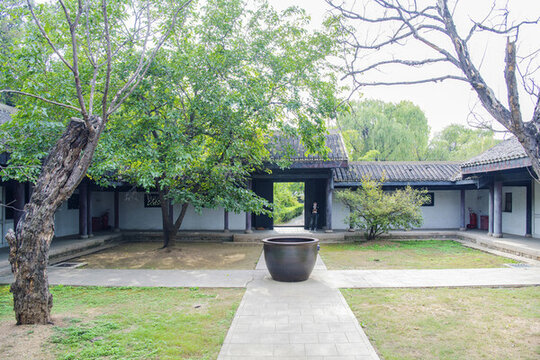 孟姜女廟景區(qū)孟宅院內(nèi)與院門