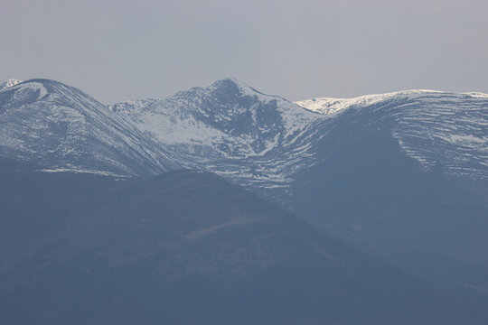 雪山山峰
