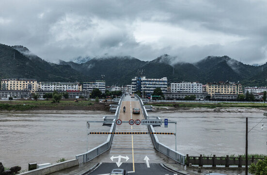 浙江臺(tái)州臨海雨后云霧城市風(fēng)貌