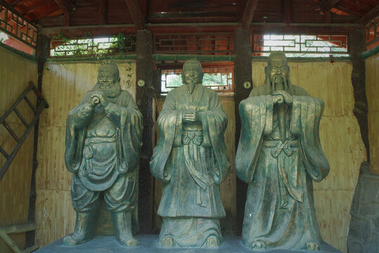 桃園三結(jié)義雕塑