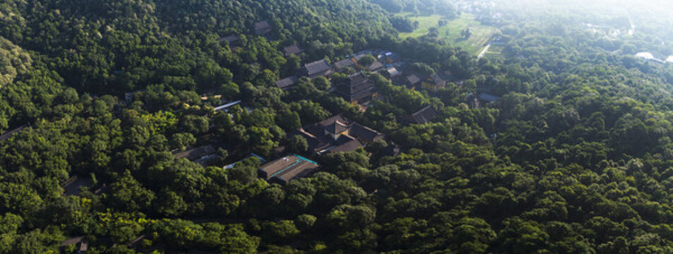 杭州靈隱寺初夏航拍