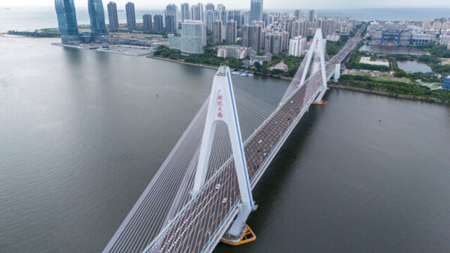 海南省?？谑惺兰o(jì)大橋