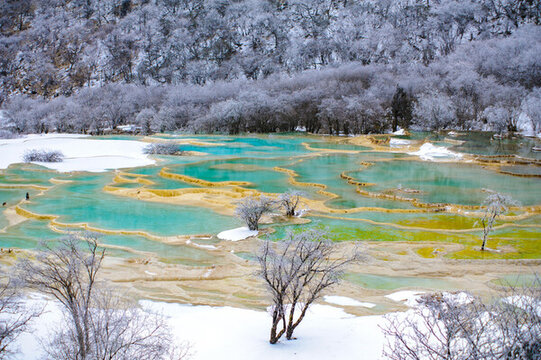 冬季四川黃龍風(fēng)景名勝區(qū)五彩池