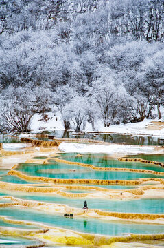 冬季四川黃龍風(fēng)景名勝區(qū)五彩池