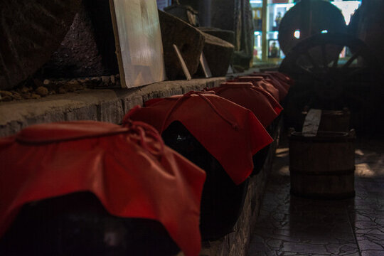 白酒釀酒廠窖藏酒缸