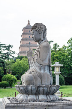 陜西西安大雁塔如來(lái)佛雕像