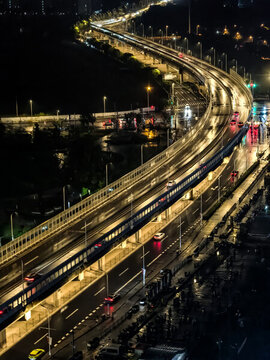 城市高架橋夜景