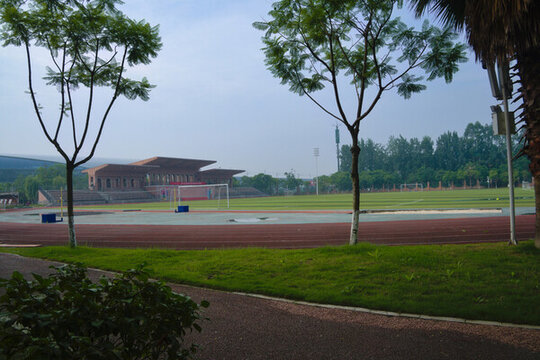 運動場地