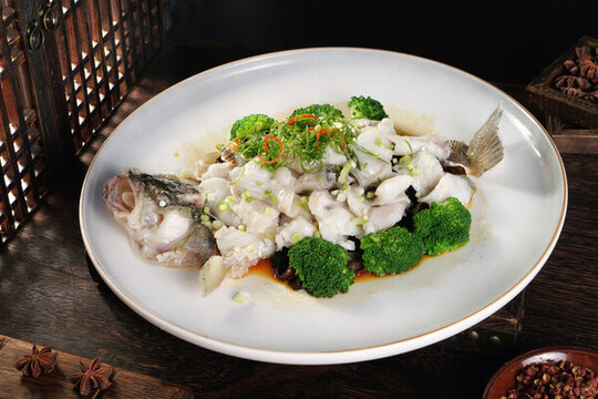 清蒸石斑魚(yú)