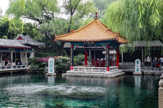 濟(jì)南趵突泉