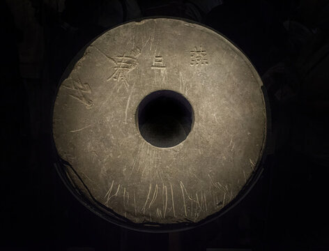 三星堆石壁