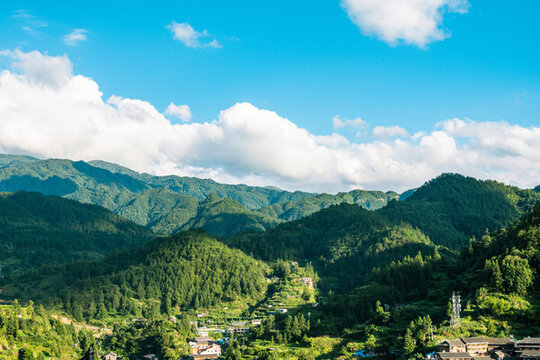青山遠(yuǎn)山